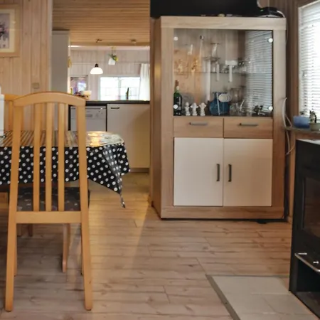 Two-bedroom In Semesterbostad *
